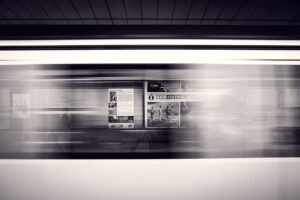 Dynamisk billede for at understrege vigtigheden af aktiv stemme i tekster